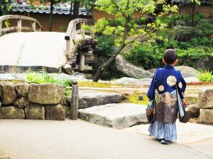 七五三 男の子は3歳と5歳どっち おすすめの服装を解説 被布 袴 スーツ 東京イベントプラス 親子で楽しいお得な週末お出かけ情報