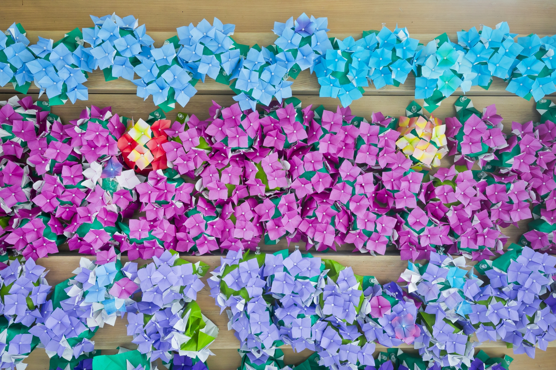 折り紙で作ろう！簡単にできる立体的なお花の折り方YouTube6選 | 東京